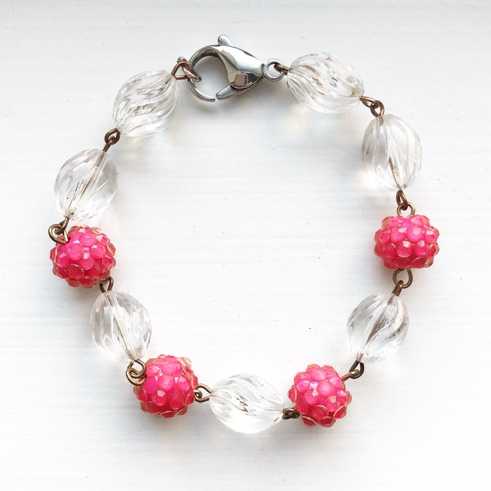 Simple chic clear & coral pink beaded bracelet